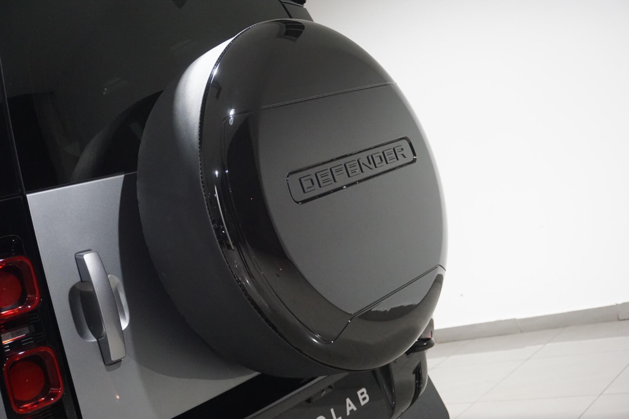 Land Rover Defender 110 3.0 D250 MHEV X-Dynamic SE SUV 5dr Diesel Auto 4WD Euro 6 (s/s) (250 ps)